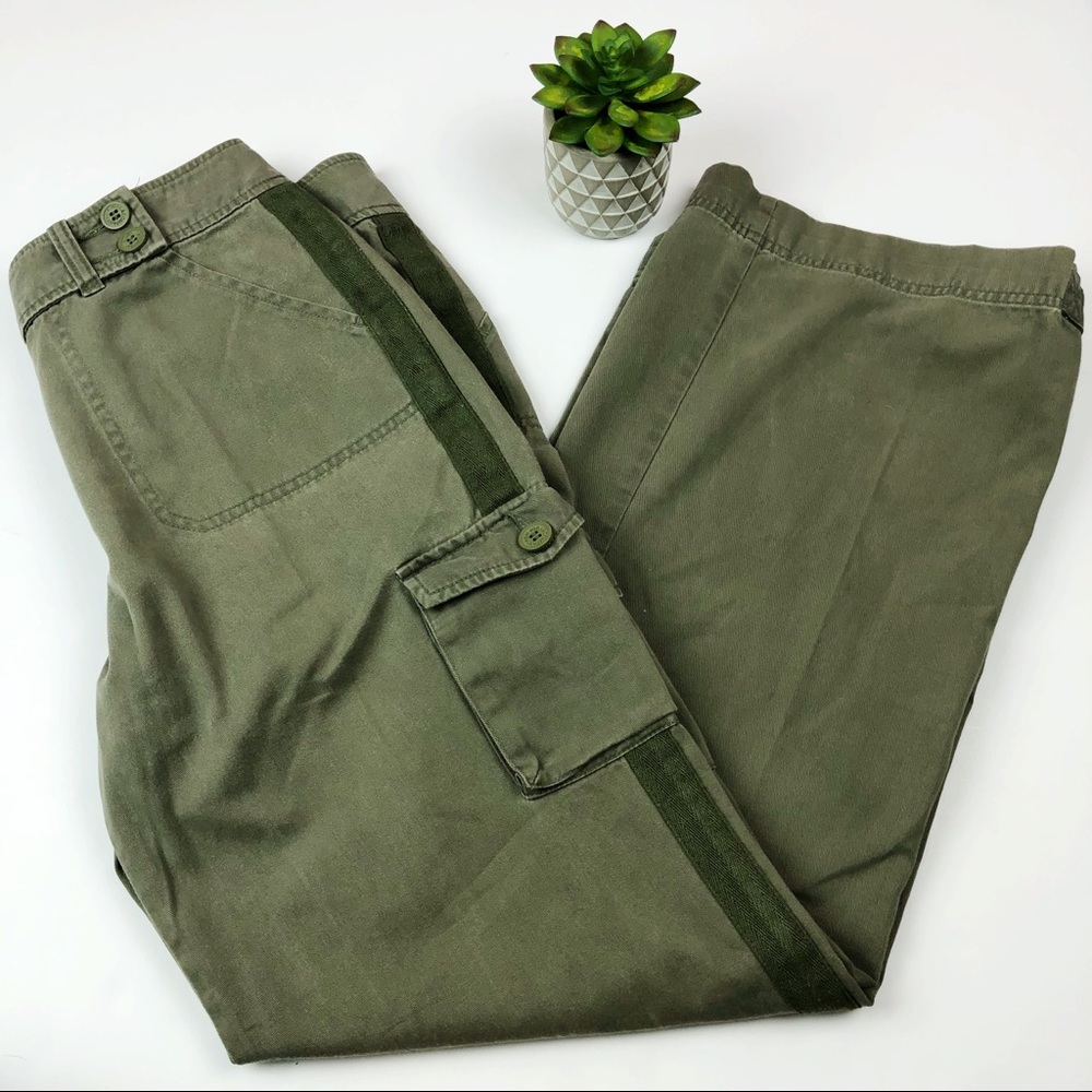New York & Company Green Cargo Pants Size 10